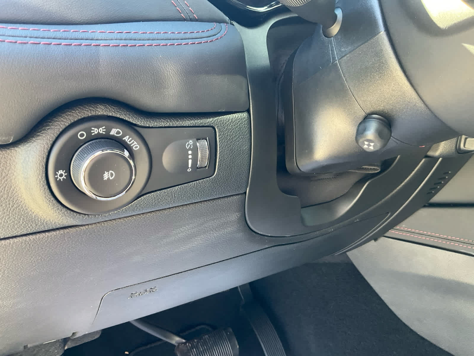 Used 2021 Dodge Durango R/T w/ Technology Group AWD/4WD image 10