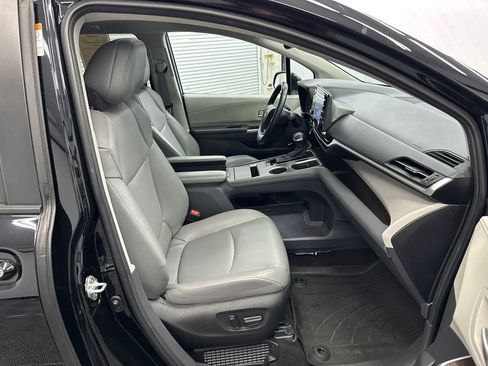 Used 2023 Toyota Sienna XLE image 14