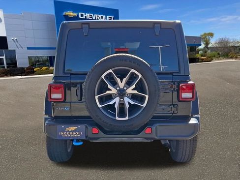 Used 2024 Jeep Wrangler Unlimited AWD/4WD image 24