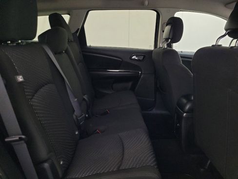 Used 2016 Dodge Journey SE w/ Flexible Seating Group FWD image 19