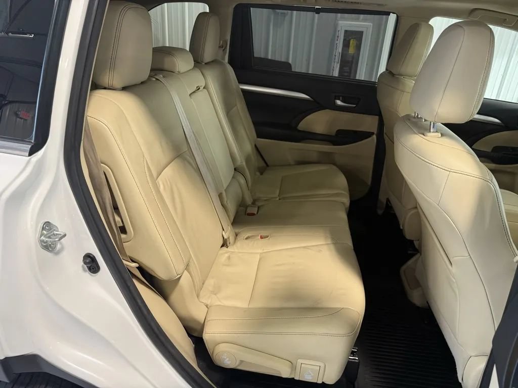Used 2015 Toyota Highlander XLE AWD/4WD image 41