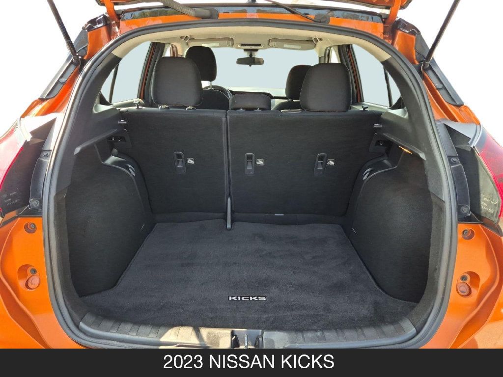 Used 2023 Nissan Kicks SR FWD image 23