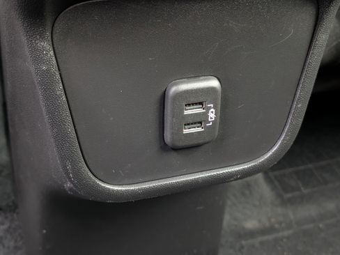 Used 2020 Chevrolet Equinox LT image 36