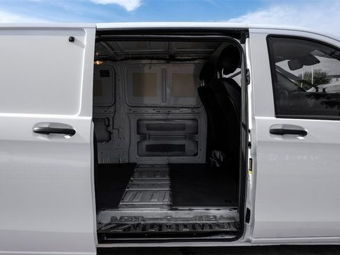 Used 2023 Mercedes-Benz Metris image 34