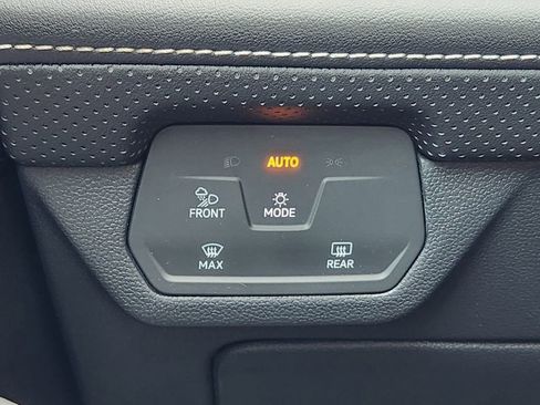 Used 2024 Volkswagen Atlas SE image 21