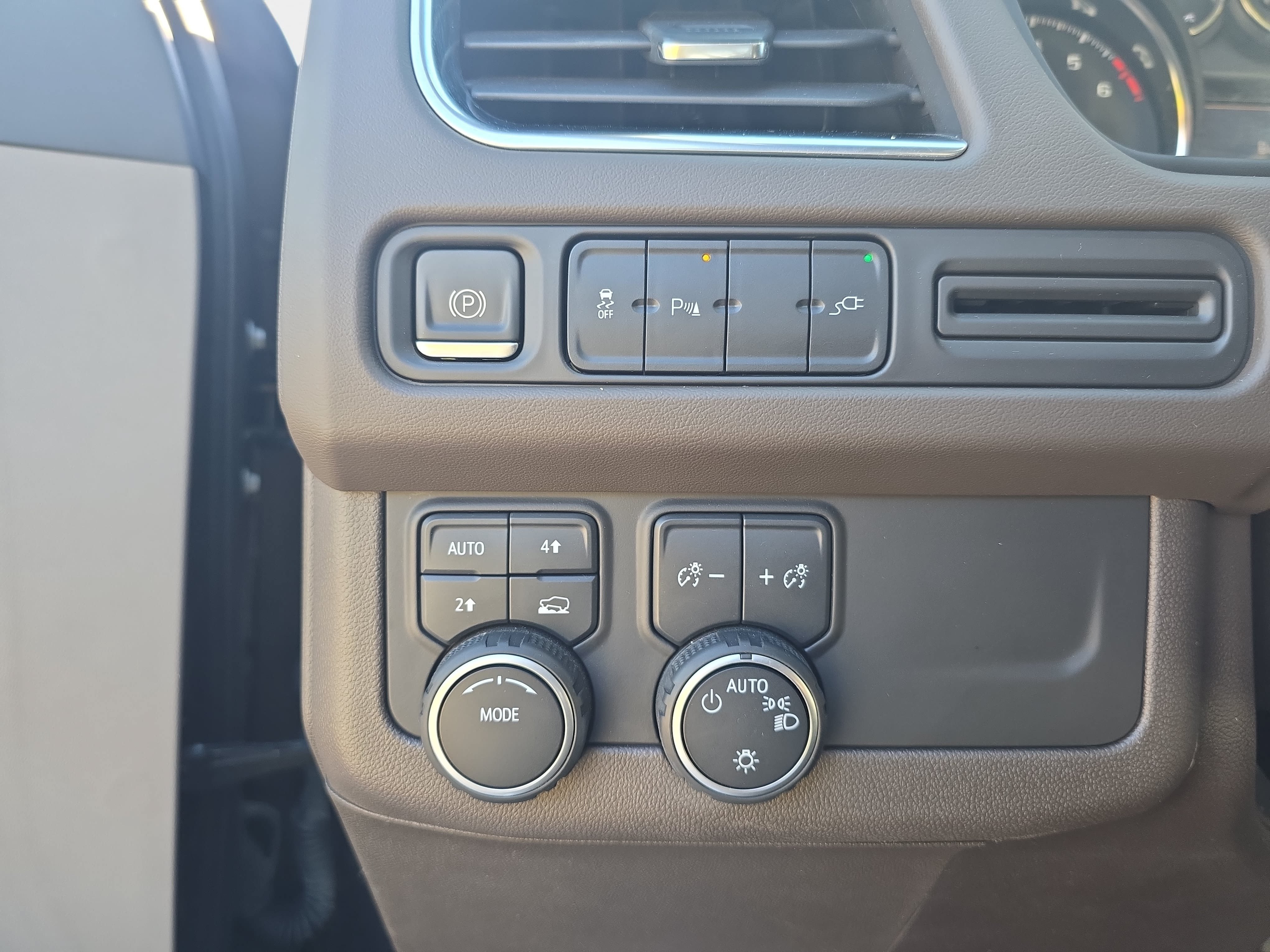 Used 2021 Chevrolet Tahoe LT AWD/4WD image 28