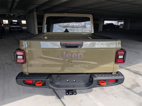 New 2025 Jeep Gladiator Mojave image 6