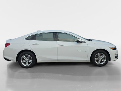 Used 2024 Chevrolet Malibu LT FWD image 3