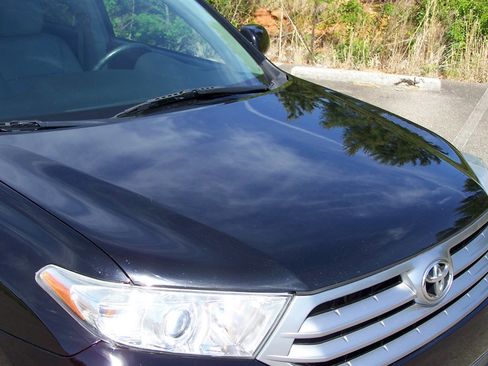 Used 2012 Toyota Highlander SE w/ Tow Pkg AWD/4WD image 36