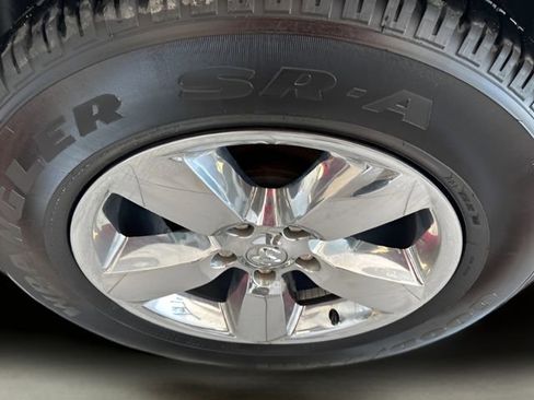 Used 2018 RAM 1500 SLT image 18