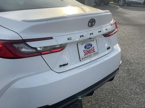 Used 2025 Toyota Camry SE w/ Convenience Package image 8