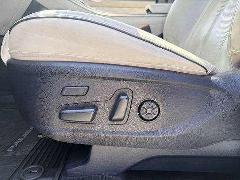Used 2022 Hyundai Palisade Calligraphy w/ Winter Package FWD image 14