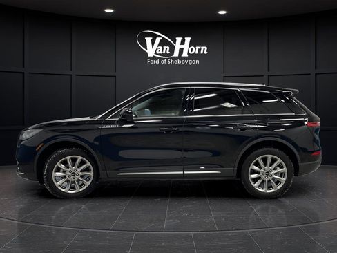 Used 2022 Lincoln Corsair AWD w/ Premium Package image 13