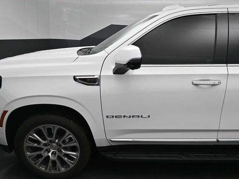 Used 2025 GMC Yukon XL Denali AWD/4WD image 16