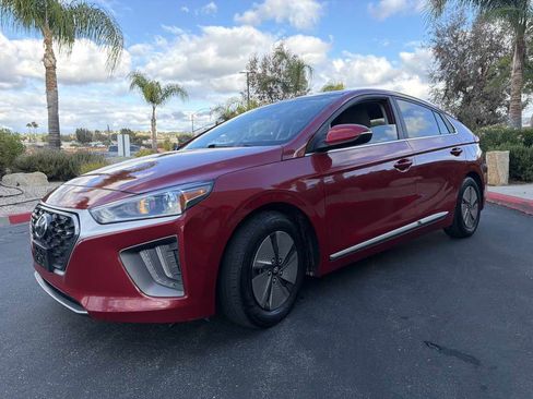 Used 2022 Hyundai Ioniq SE FWD image 19