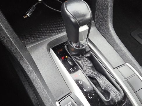 Used 2020 Honda Civic EX image 31