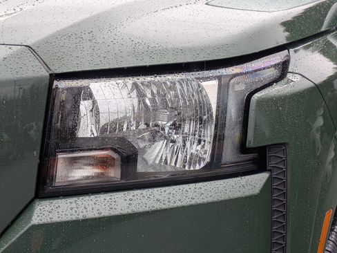 Used 2023 Nissan Frontier SV w/ SV Convenience Package image 7