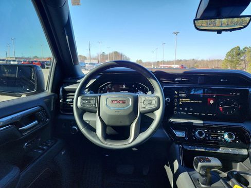 Used 2024 GMC Sierra 1500 AT4 w/ Technology Package image 14