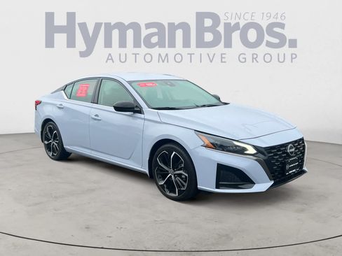 Used 2024 Nissan Altima 2.5 SR FWD image 1