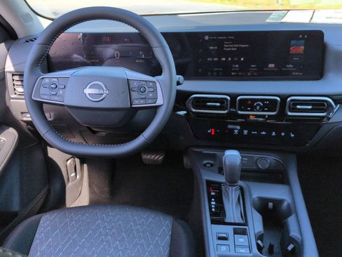 New 2026 Nissan Sentra SV w/ SV Convenience Package FWD image 30