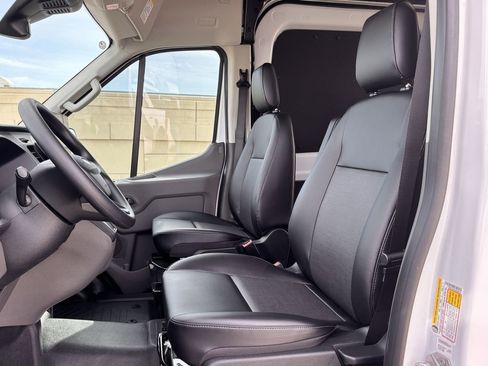 New 2026 Ford Transit 250 148 Medium Roof w/ Load Area Protection Package image 20