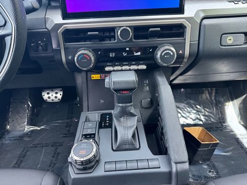 Used 2024 Toyota Tacoma TRD Sport AWD/4WD image 11