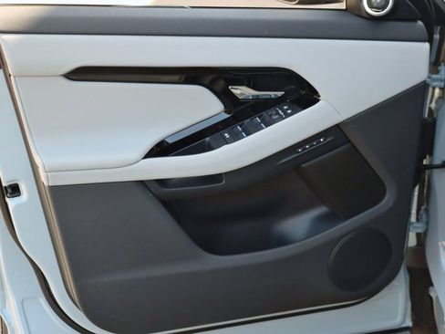 Used 2026 Land Rover Range Rover Evoque S image 11