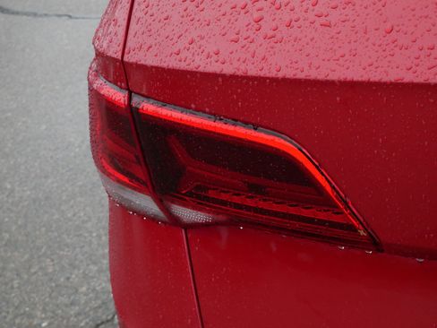 Used 2024 Volkswagen Taos SE w/ Panoramic Sunroof Package image 17