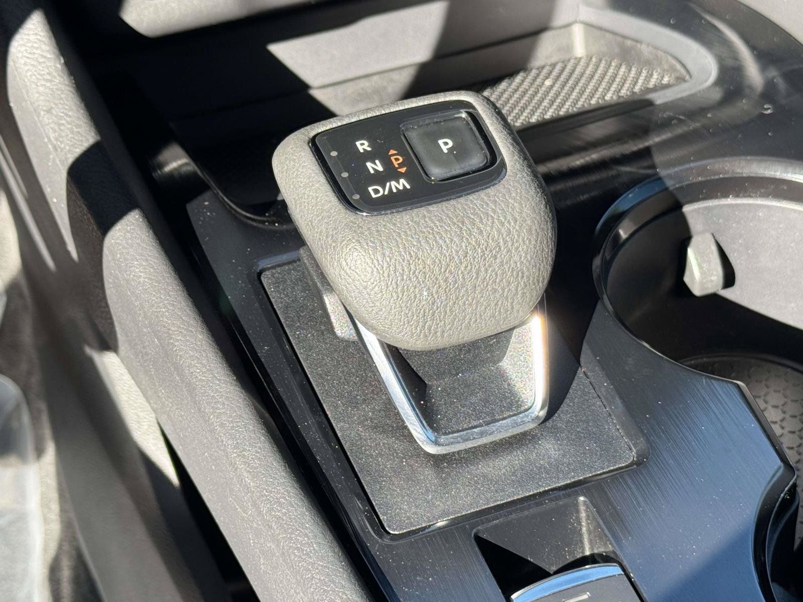 Used 2022 Nissan Rogue SV AWD/4WD image 23