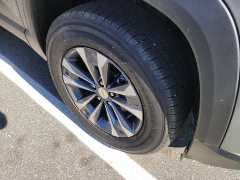 Used 2026 Chevrolet Equinox LT image 4