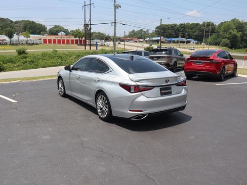 Used 2020 Lexus ES 350 w/ Accessory Package FWD image 9