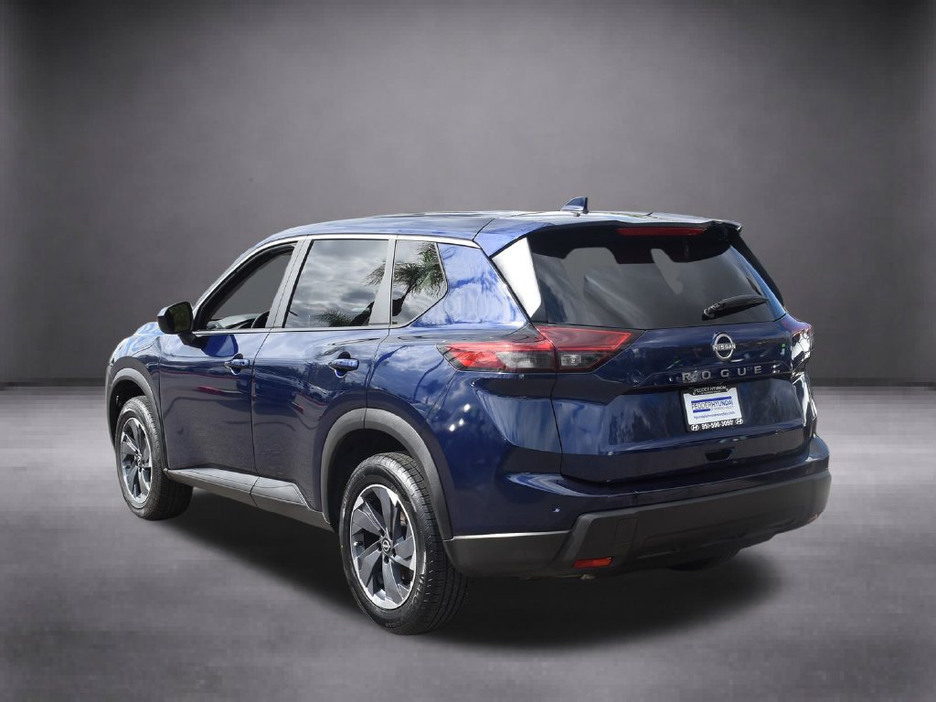 Used 2025 Nissan Rogue SV FWD image 6