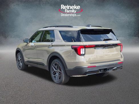 New 2026 Ford Explorer ST-Line w/ ST-Line Street Pack AWD/4WD image 8