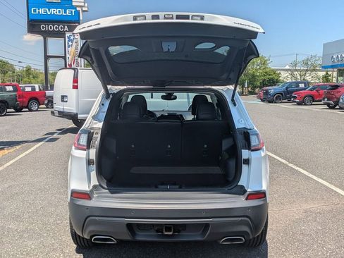 Used 2019 Jeep Cherokee Limited AWD/4WD image 23