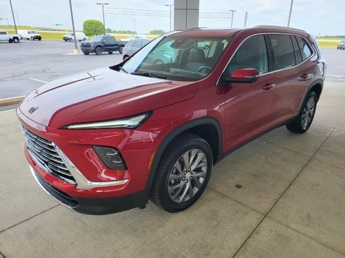 Used 2025 Buick Enclave Preferred w/ Super Cruise Package AWD/4WD image 17