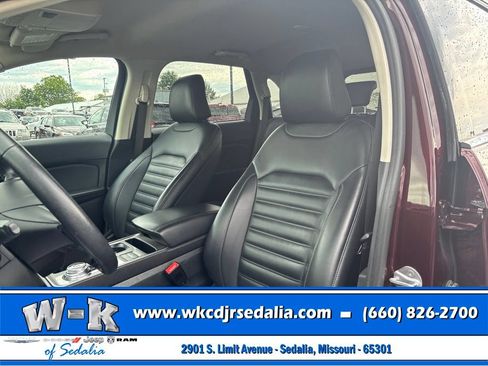 Used 2024 Ford Edge SEL AWD/4WD image 16