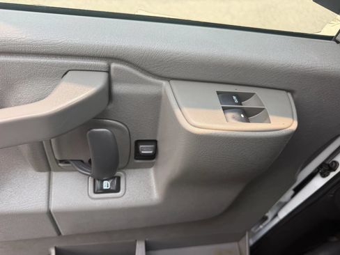 Used 2021 GMC Savana 2500 w/ Driver Convenience Package RWD image 21