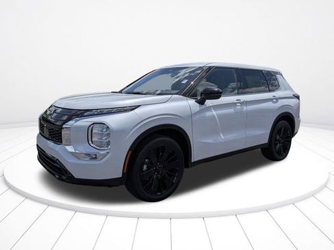 New 2026 Mitsubishi Outlander LE FWD image 7