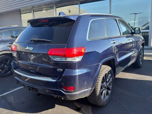 Used 2018 Jeep Grand Cherokee Overland AWD/4WD image 3