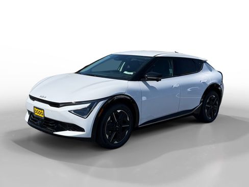 New 2025 Kia EV6 Wind image 1