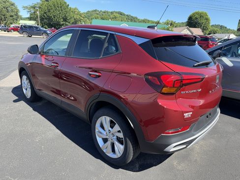 Used 2024 Buick Encore GX Preferred w/ Comfort Package FWD image 4