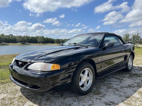 Used 1994 Ford Mustang GT image 2