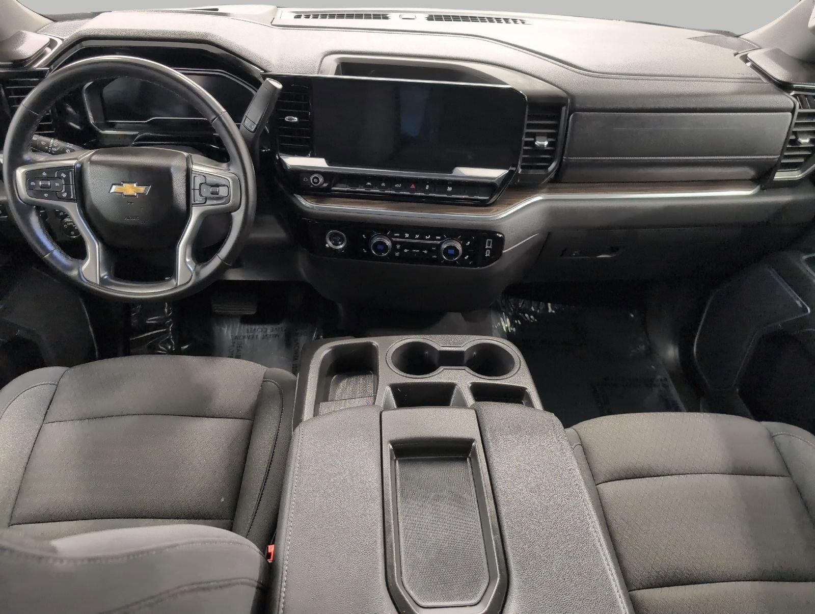 Used 2024 Chevrolet Silverado 1500 LT AWD/4WD image 6