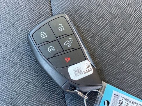 Used 2024 GMC Sierra 1500 Elevation image 23