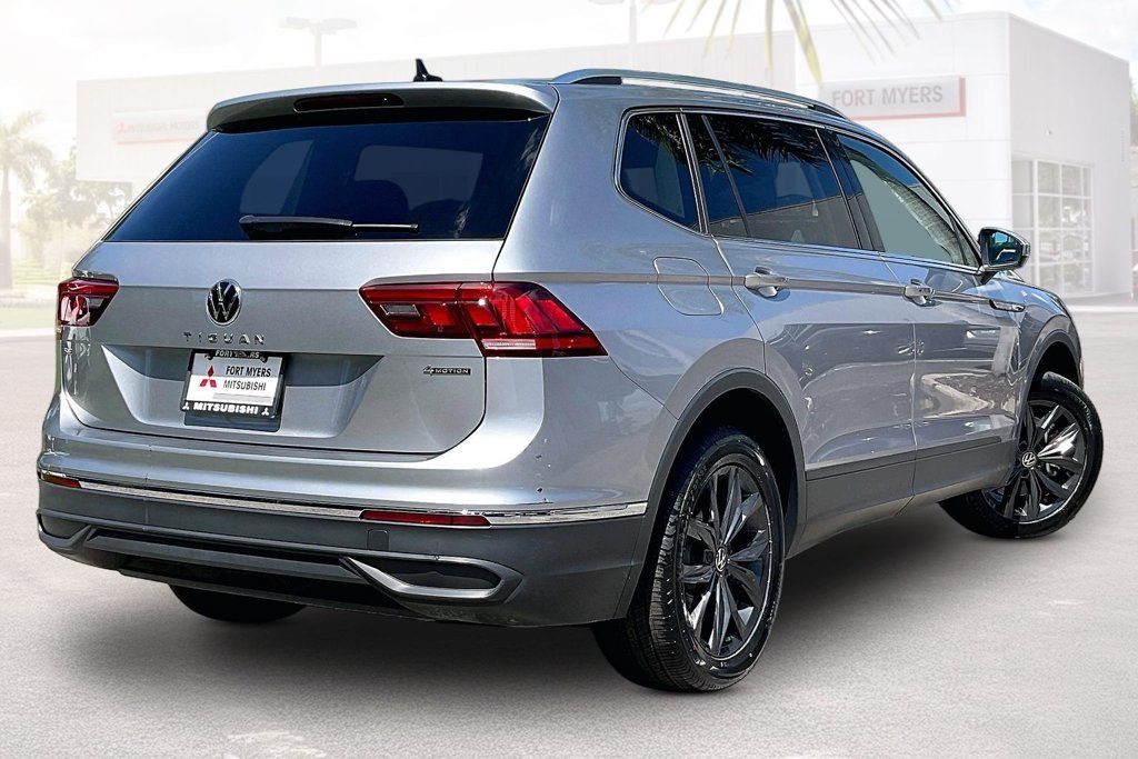 Used 2024 Volkswagen Tiguan SE AWD/4WD image 33