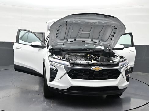 Used 2024 Chevrolet Trax LS w/ LS Convenience Package FWD image 53