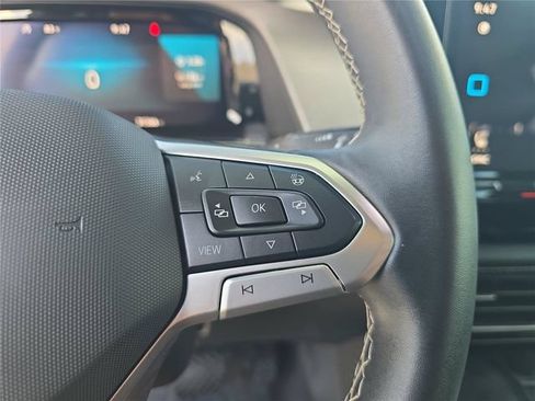 Used 2024 Volkswagen Atlas Cross Sport SE FWD image 22