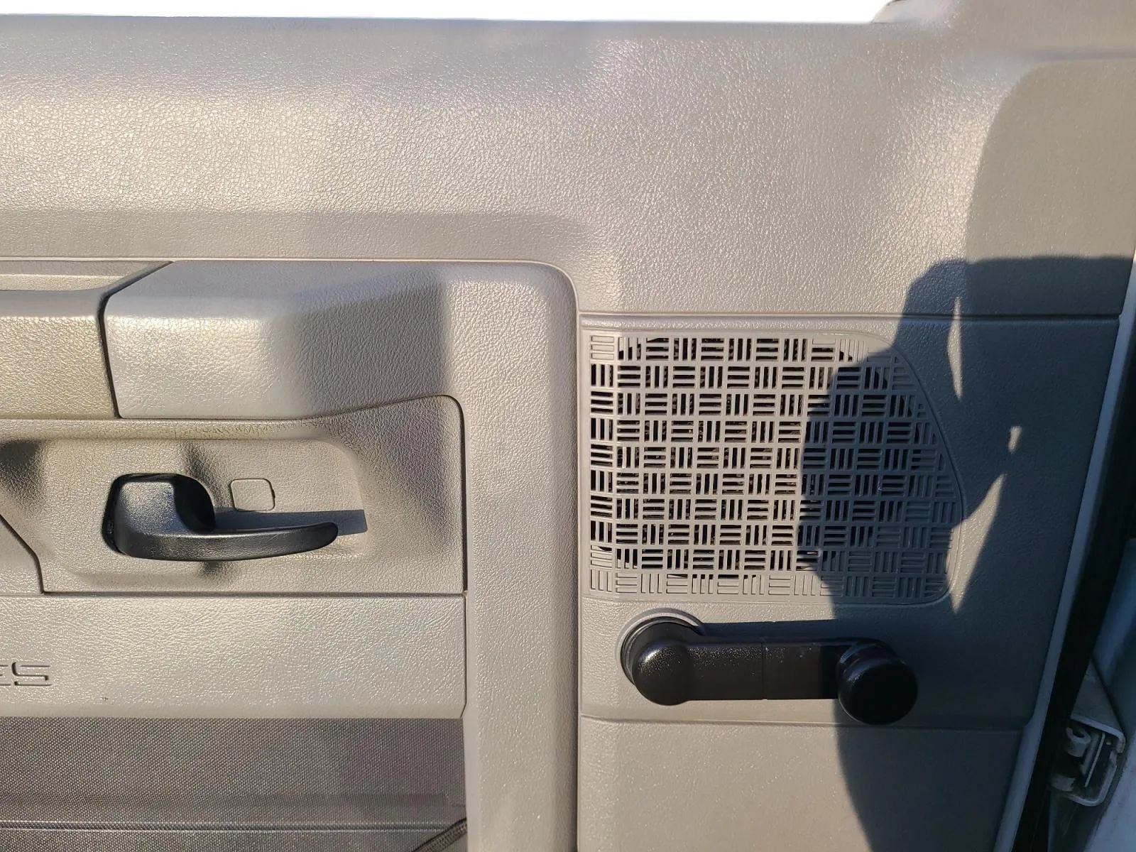 Used 2010 Ford E-250 and Econoline 250 RWD image 10