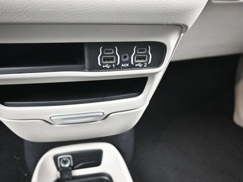 Used 2024 Chrysler Voyager LX FWD image 25