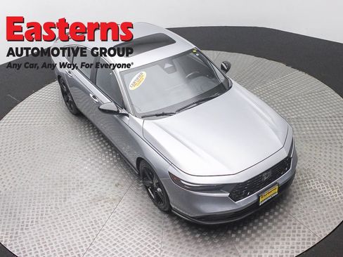Used 2023 Honda Accord Sport image 3